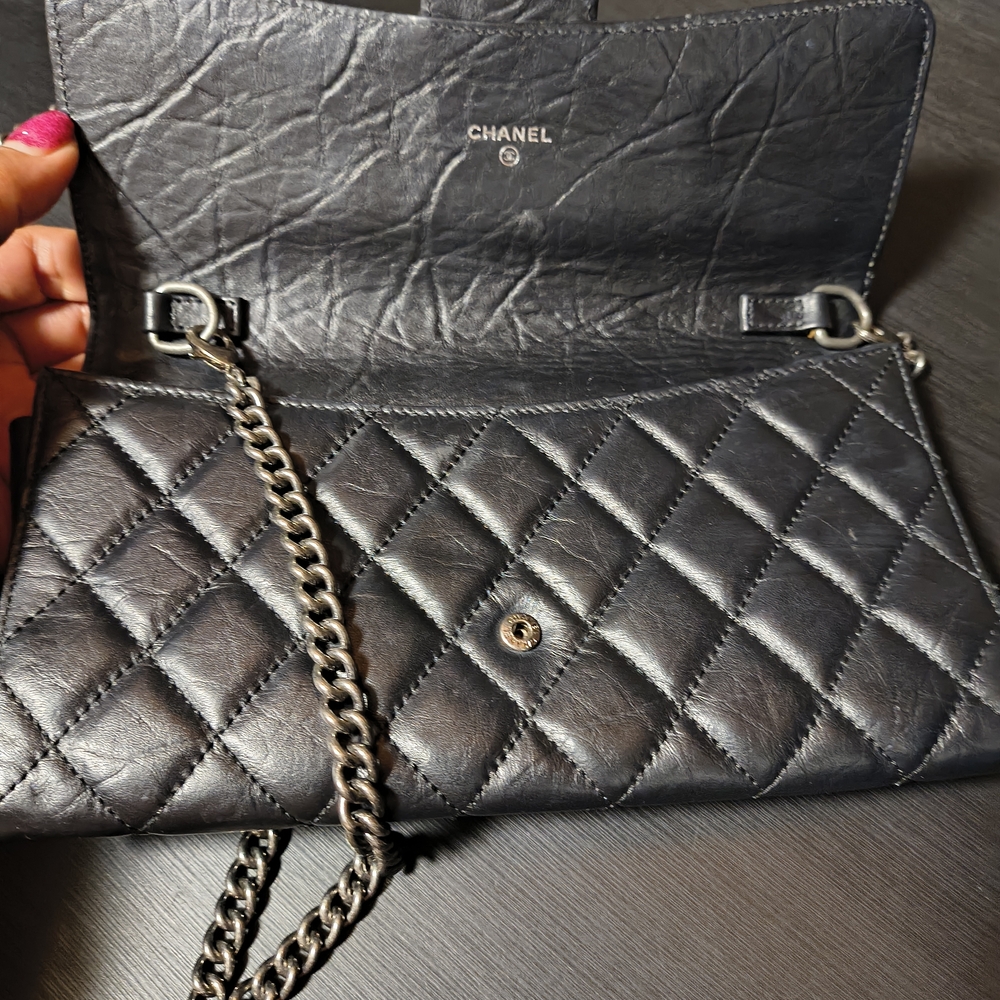 CHANEL Black Quilted Leather Clutch with Chain - Picture 2 of 11